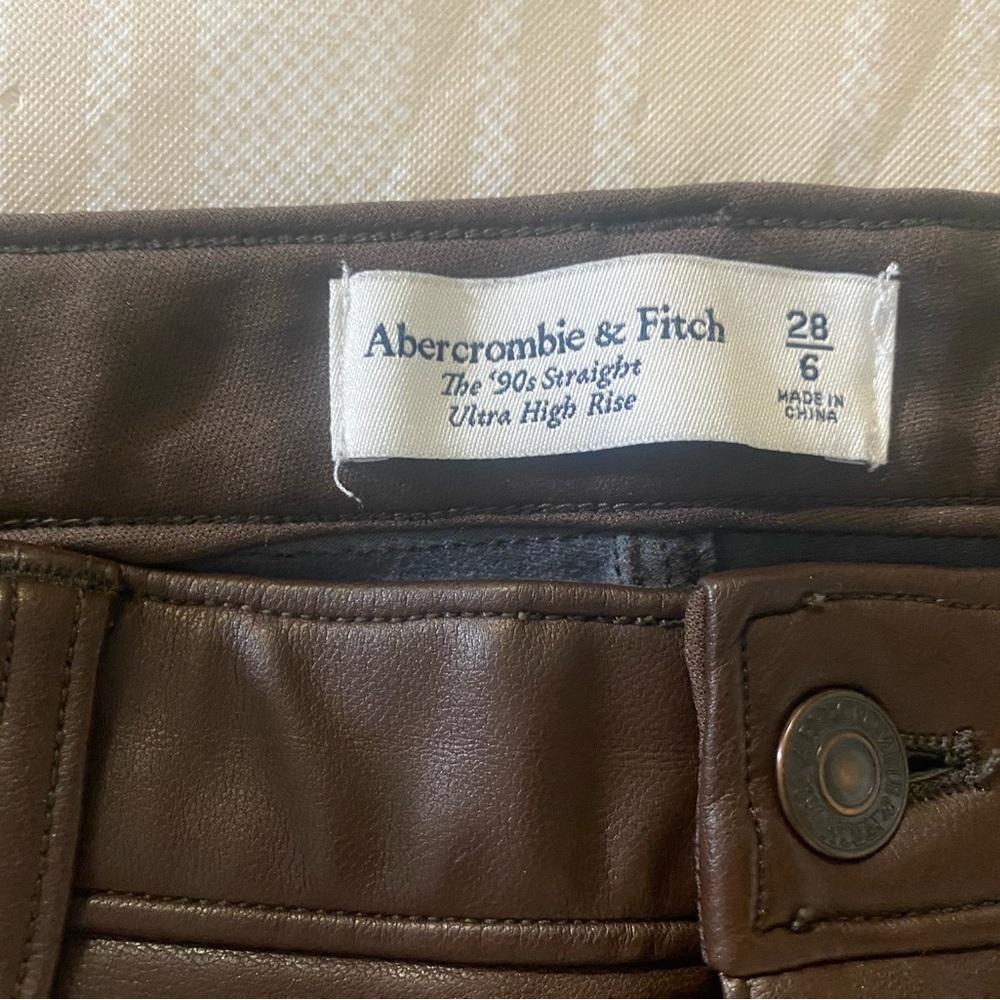 Abercrombie & Fitch Brown the 90’s Straight Ultra High rise faux leather pants - Picture 12 of 12